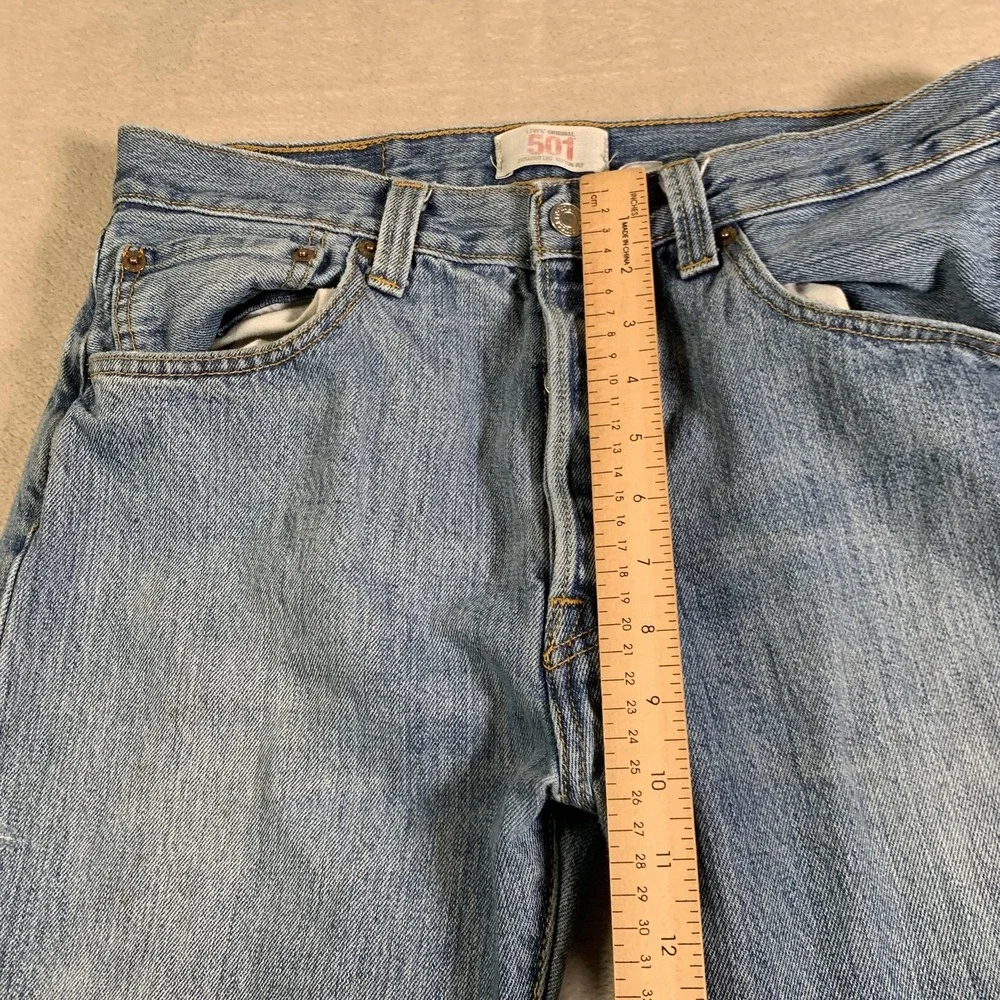 VTG Levis‎ 501 Jeans Mens 31x27 Blue Denim Straight Button Fly Light Wash Hemmed